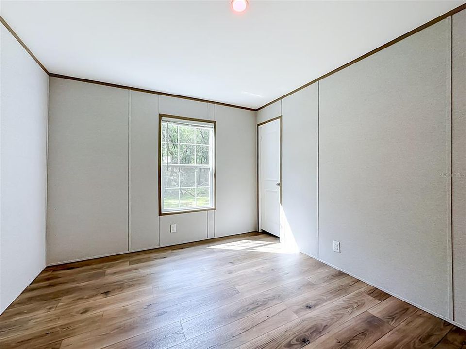 Activo con contrato: $268,000 (4 camas, 2 baños, 1813 Pies cuadrados)
