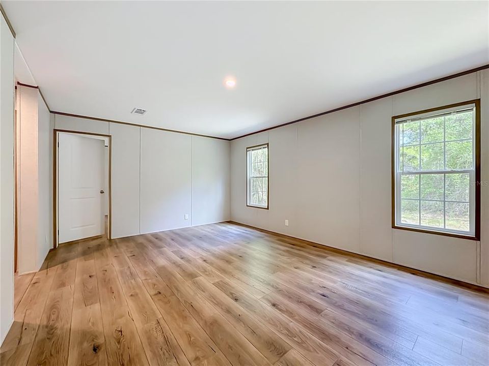 Activo con contrato: $268,000 (4 camas, 2 baños, 1813 Pies cuadrados)