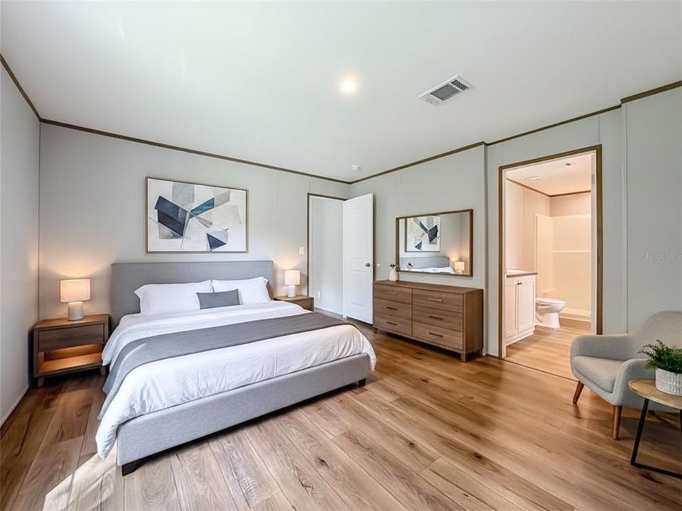 Activo con contrato: $268,000 (4 camas, 2 baños, 1813 Pies cuadrados)