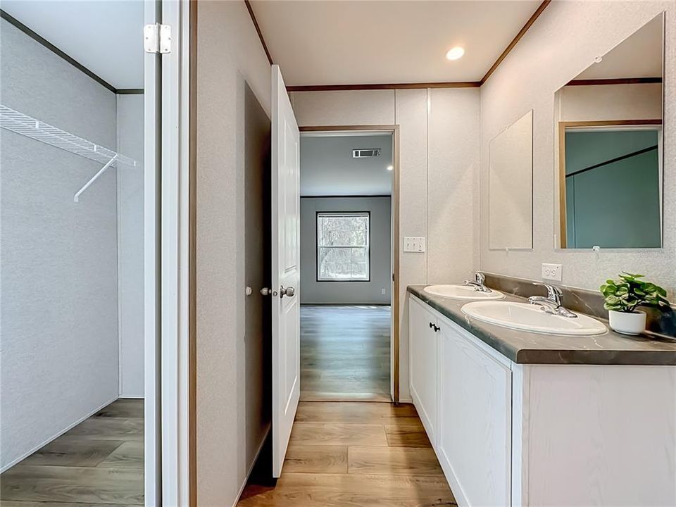 Activo con contrato: $268,000 (4 camas, 2 baños, 1813 Pies cuadrados)