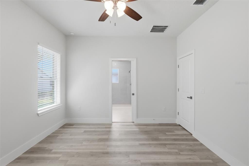 Active With Contract: $2,550 (4 beds, 3 baths, 1942 Square Feet)