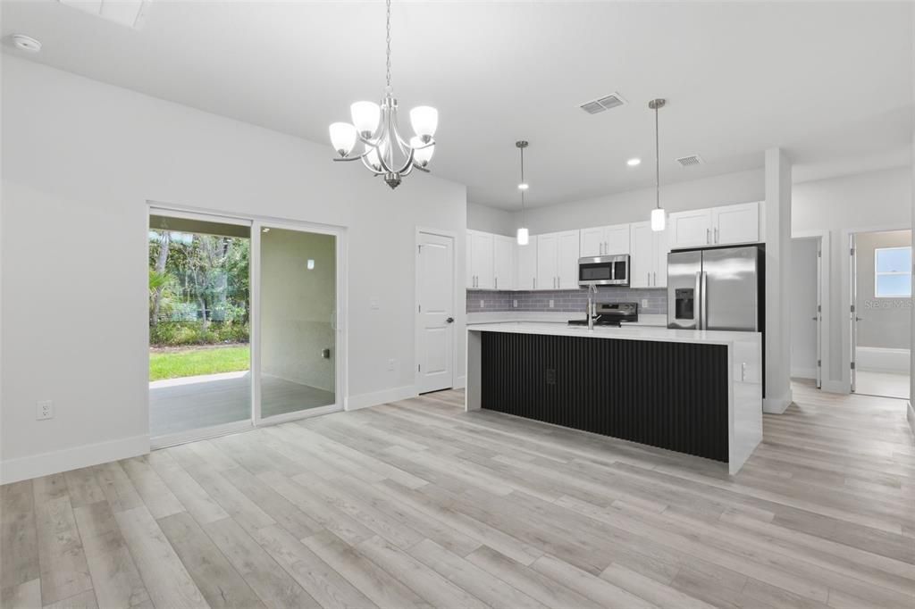 Active With Contract: $2,550 (4 beds, 3 baths, 1942 Square Feet)