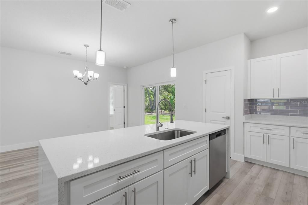 Active With Contract: $2,550 (4 beds, 3 baths, 1942 Square Feet)