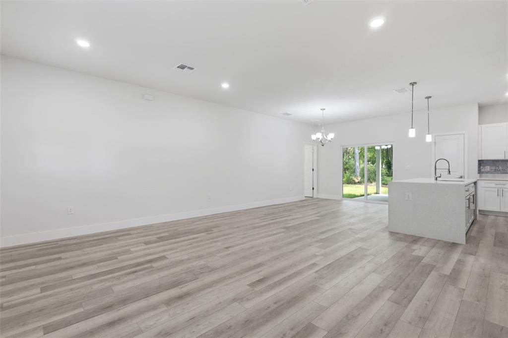 Active With Contract: $2,550 (4 beds, 3 baths, 1942 Square Feet)
