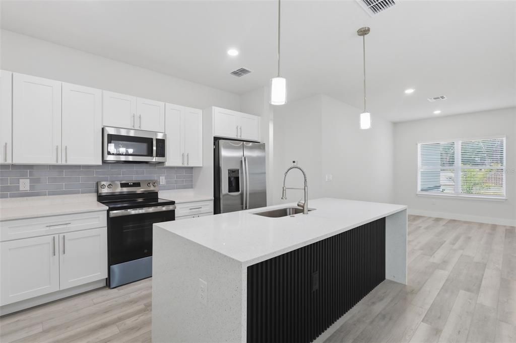 Active With Contract: $2,550 (4 beds, 3 baths, 1942 Square Feet)