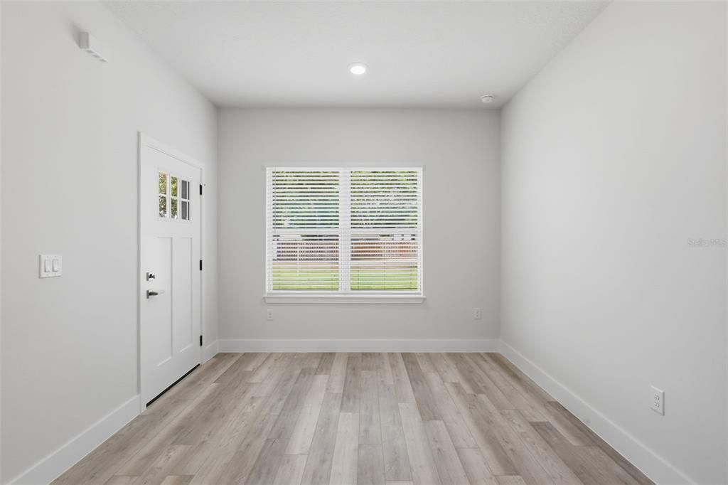 Active With Contract: $2,550 (4 beds, 3 baths, 1942 Square Feet)