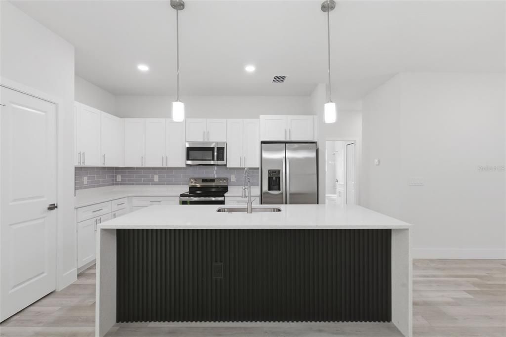 Active With Contract: $2,550 (4 beds, 3 baths, 1942 Square Feet)