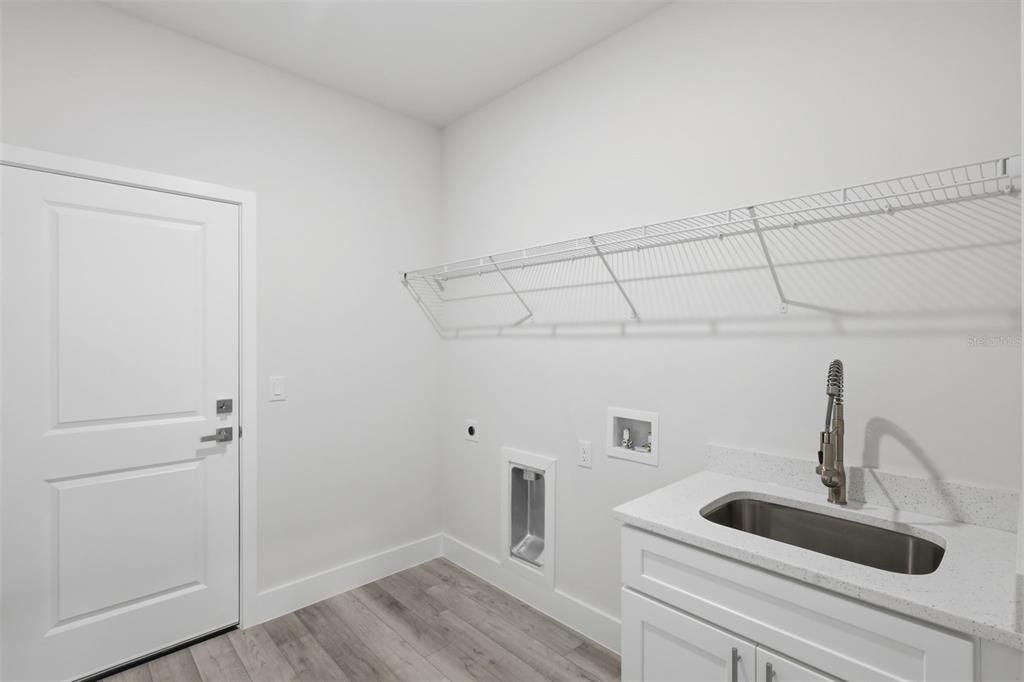 Active With Contract: $2,550 (4 beds, 3 baths, 1942 Square Feet)