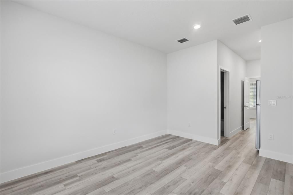 Active With Contract: $2,550 (4 beds, 3 baths, 1942 Square Feet)