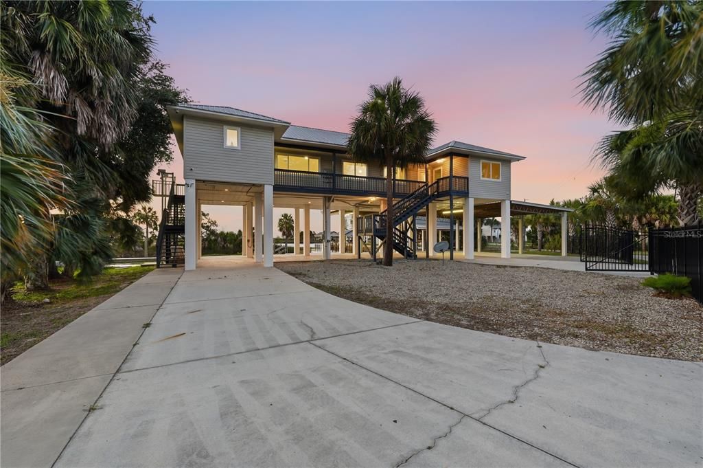 For Sale: $949,000 (3 beds, 2 baths, 1440 Square Feet)