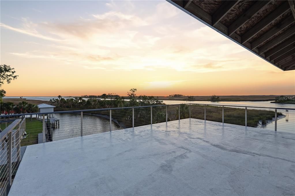 For Sale: $949,000 (3 beds, 2 baths, 1440 Square Feet)