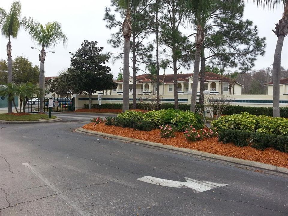 For Rent: $1,700 (2 beds, 2 baths, 1013 Square Feet)