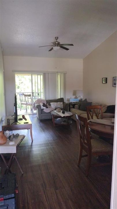 For Rent: $1,700 (2 beds, 2 baths, 1013 Square Feet)