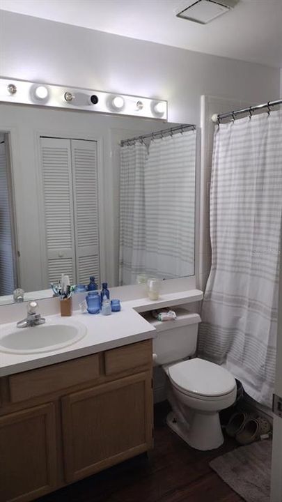 For Rent: $1,700 (2 beds, 2 baths, 1013 Square Feet)