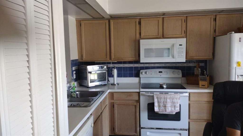 For Rent: $1,700 (2 beds, 2 baths, 1013 Square Feet)