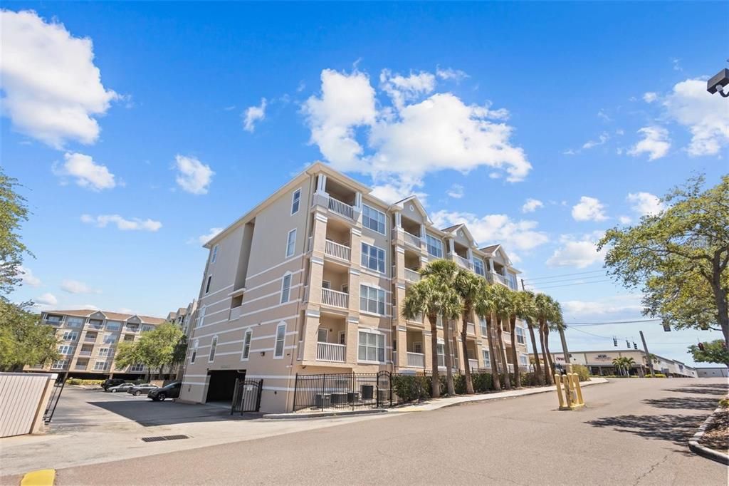 For Rent: $1,500 (1 beds, 1 baths, 660 Square Feet)