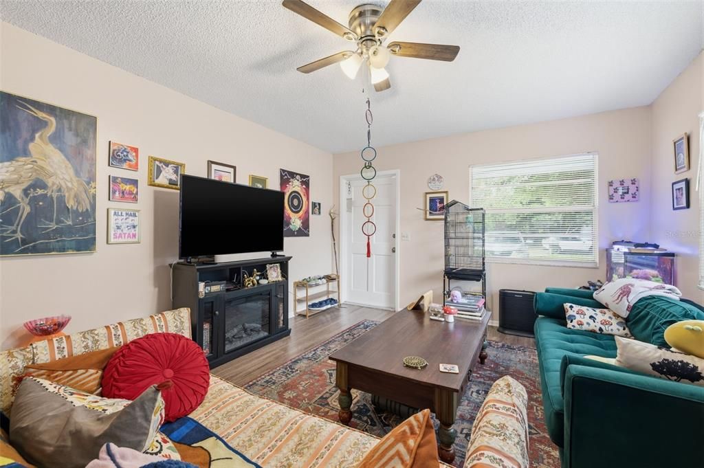 Activo con contrato: $799,900 (6 camas, 0 baños, 3090 Pies cuadrados)