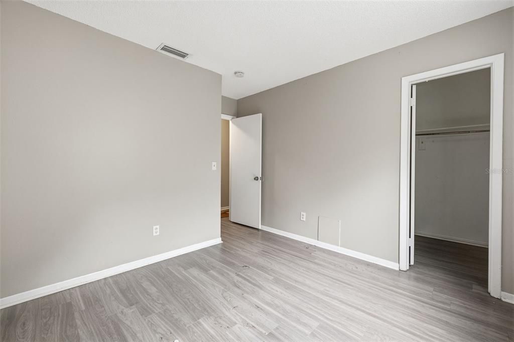 Activo con contrato: $799,900 (6 camas, 0 baños, 3090 Pies cuadrados)