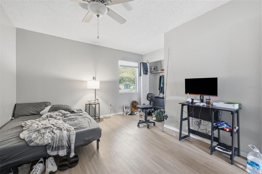 Activo con contrato: $799,900 (6 camas, 0 baños, 3090 Pies cuadrados)