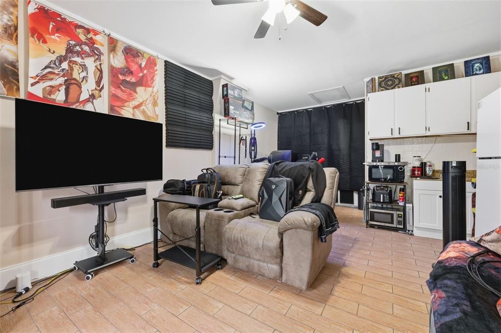Activo con contrato: $799,900 (6 camas, 0 baños, 3090 Pies cuadrados)