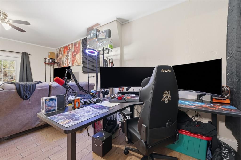 Activo con contrato: $799,900 (6 camas, 0 baños, 3090 Pies cuadrados)