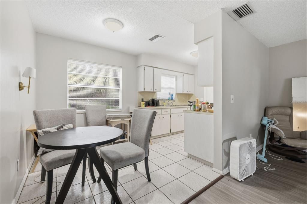 Activo con contrato: $799,900 (6 camas, 0 baños, 3090 Pies cuadrados)