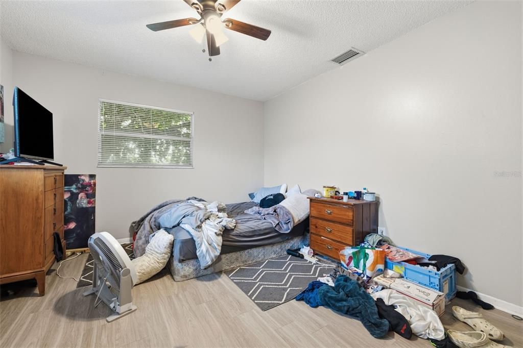Activo con contrato: $799,900 (6 camas, 0 baños, 3090 Pies cuadrados)