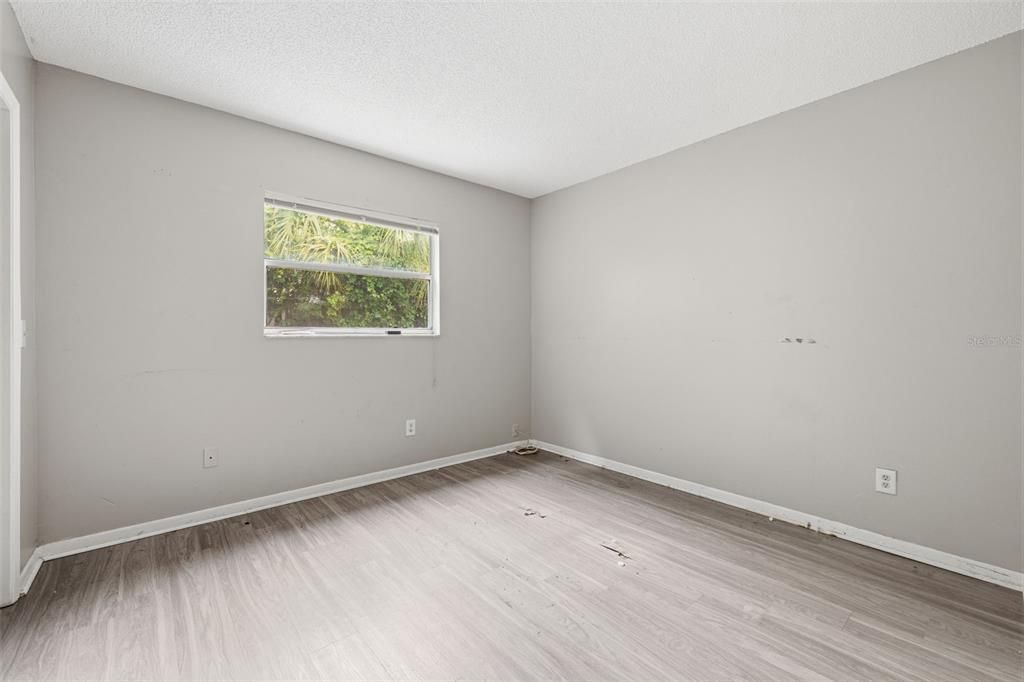 Activo con contrato: $799,900 (6 camas, 0 baños, 3090 Pies cuadrados)