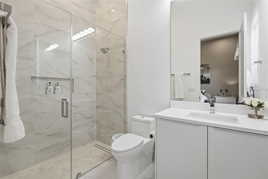 En Venta: $3,575,000 (5 camas, 5 baños, 4414 Pies cuadrados)