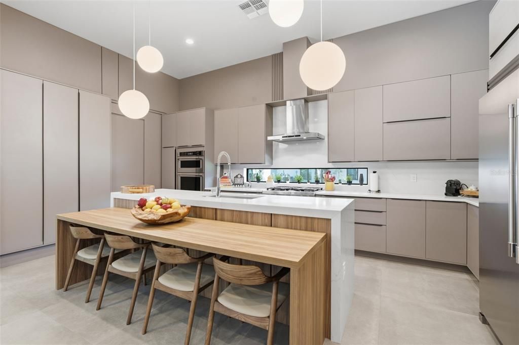 En Venta: $3,575,000 (5 camas, 5 baños, 4414 Pies cuadrados)