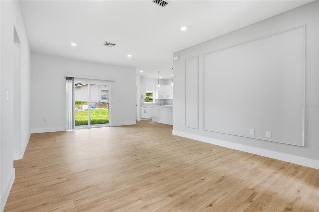 На продажу: $399,000 (4 спален, 2 ванн, 1695 Квадратных фут)