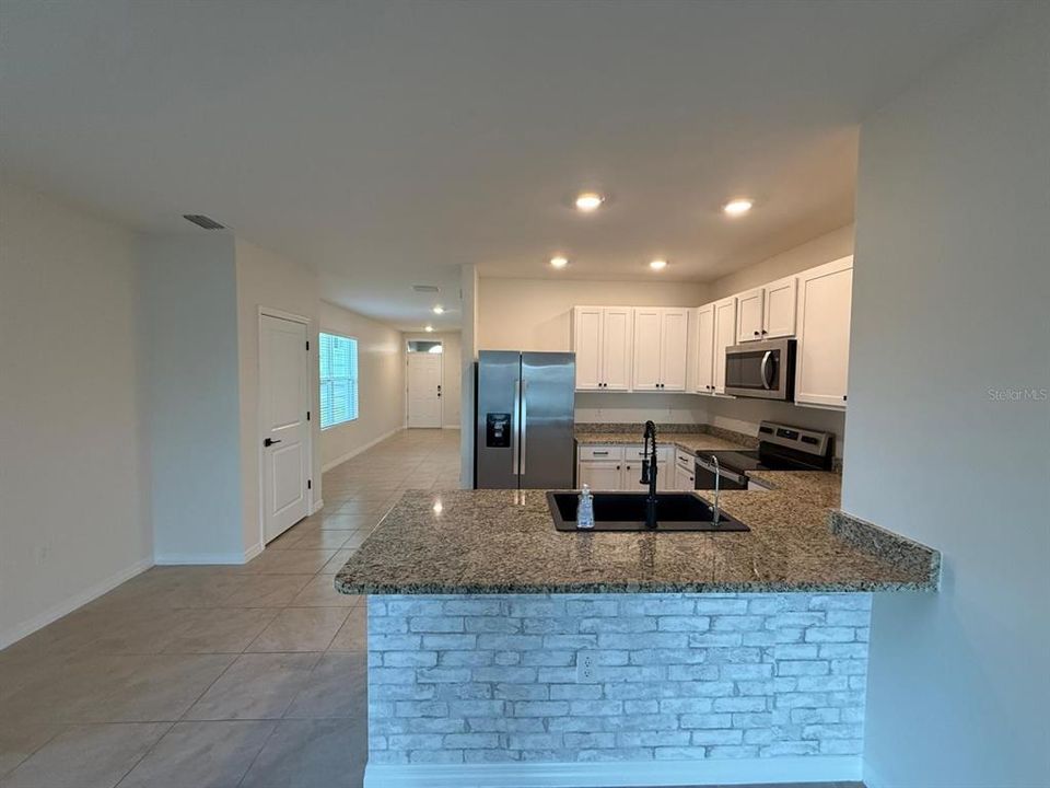 For Rent: $2,299 (3 beds, 2 baths, 1504 Square Feet)