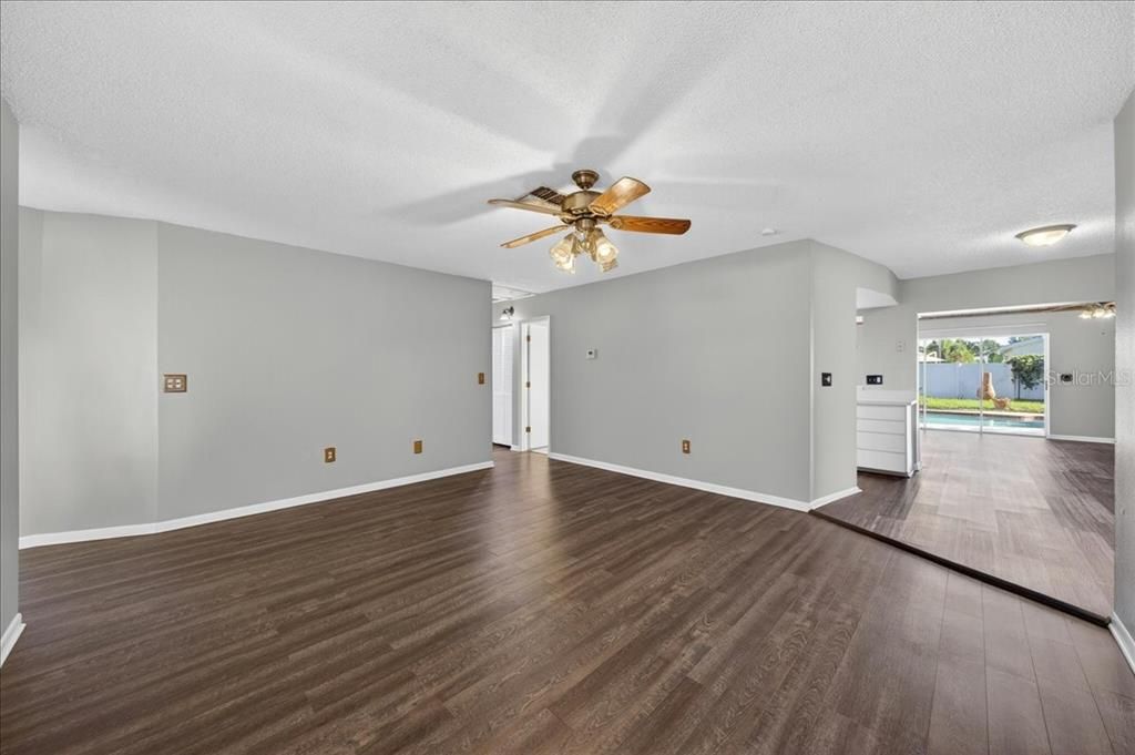 For Sale: $489,900 (4 beds, 3 baths, 1888 Square Feet)