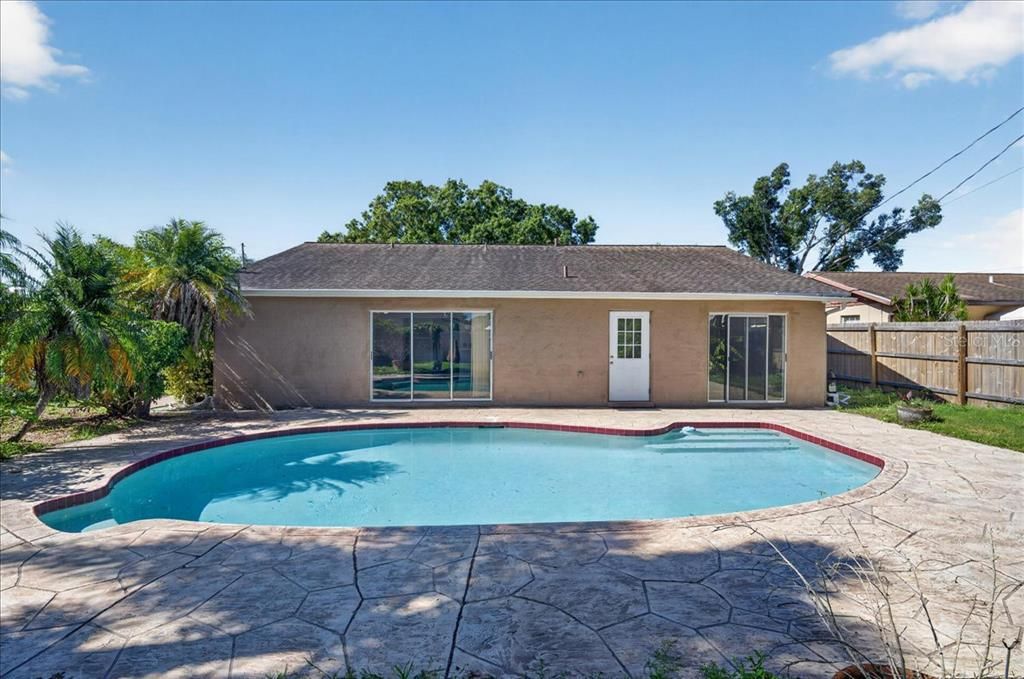 For Sale: $489,900 (4 beds, 3 baths, 1888 Square Feet)