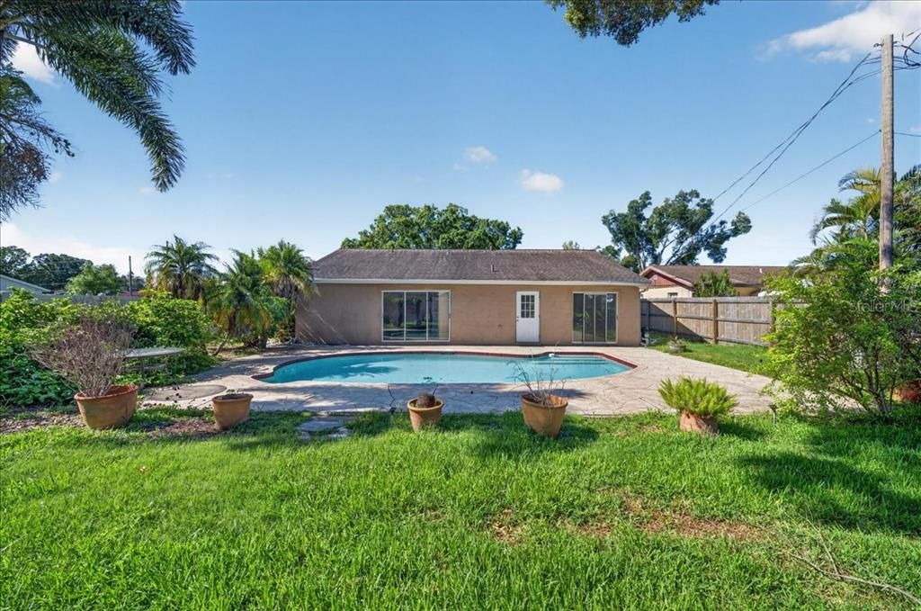 For Sale: $489,900 (4 beds, 3 baths, 1888 Square Feet)
