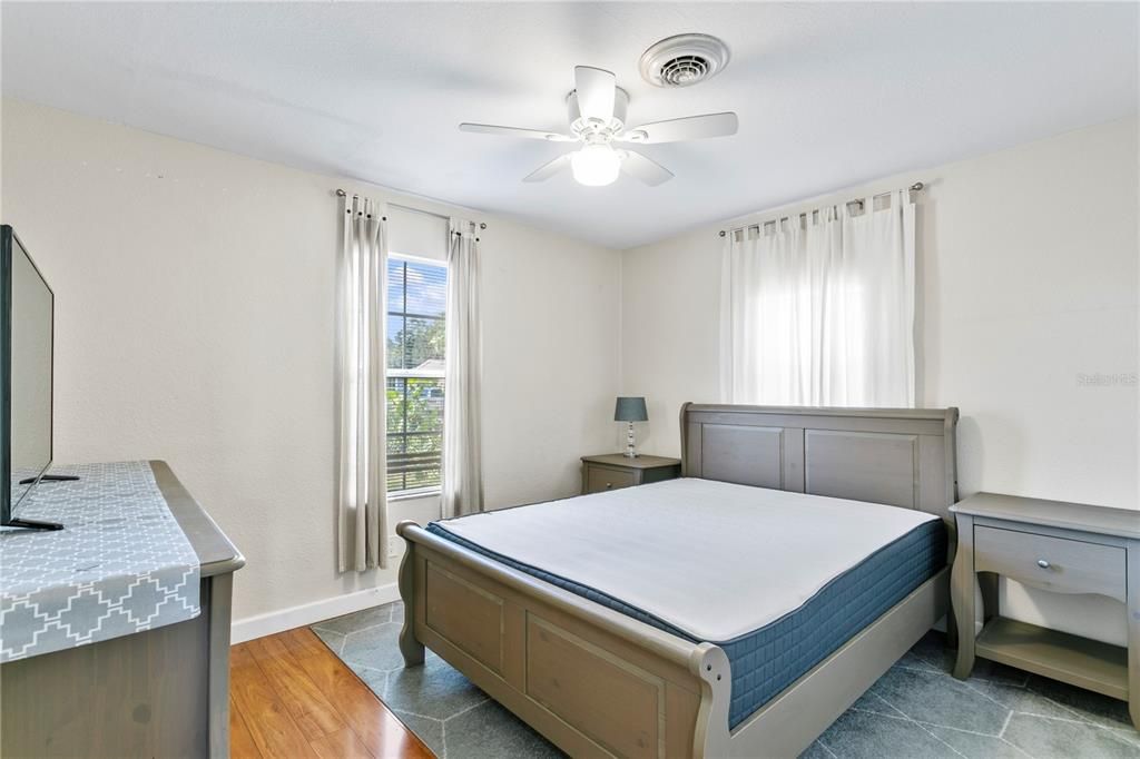 For Rent: $2,400 (4 beds, 2 baths, 1250 Square Feet)