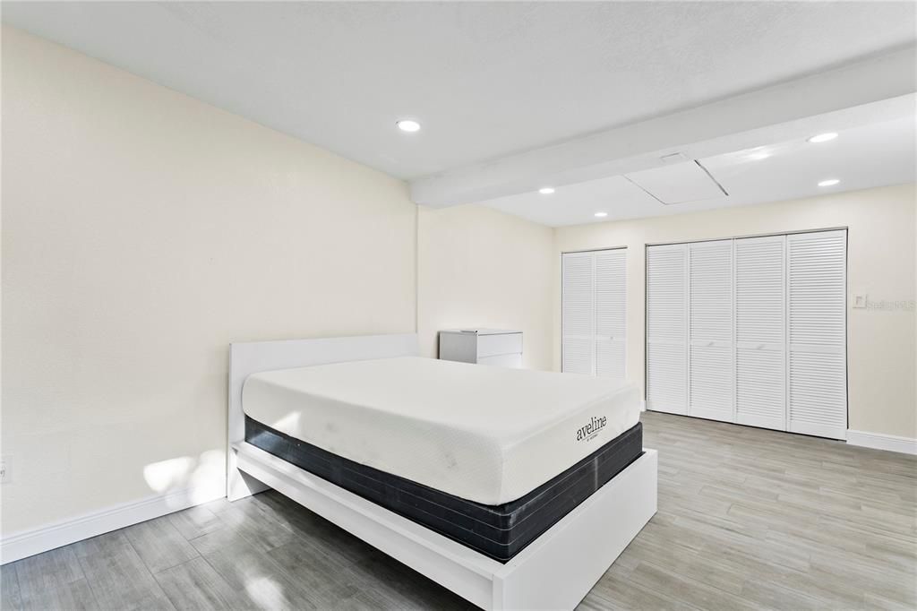 For Rent: $2,400 (4 beds, 2 baths, 1250 Square Feet)