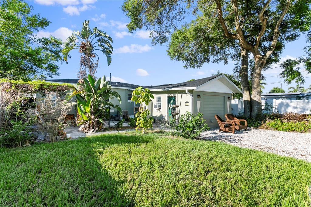 For Rent: $2,400 (4 beds, 2 baths, 1250 Square Feet)