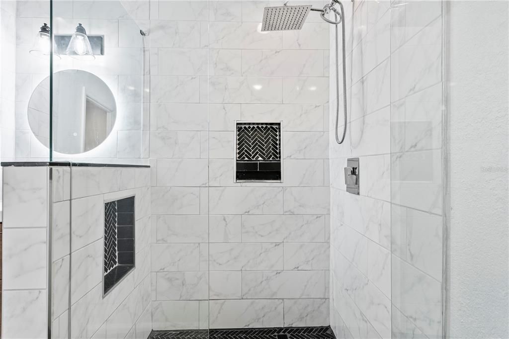 For Rent: $2,400 (4 beds, 2 baths, 1250 Square Feet)