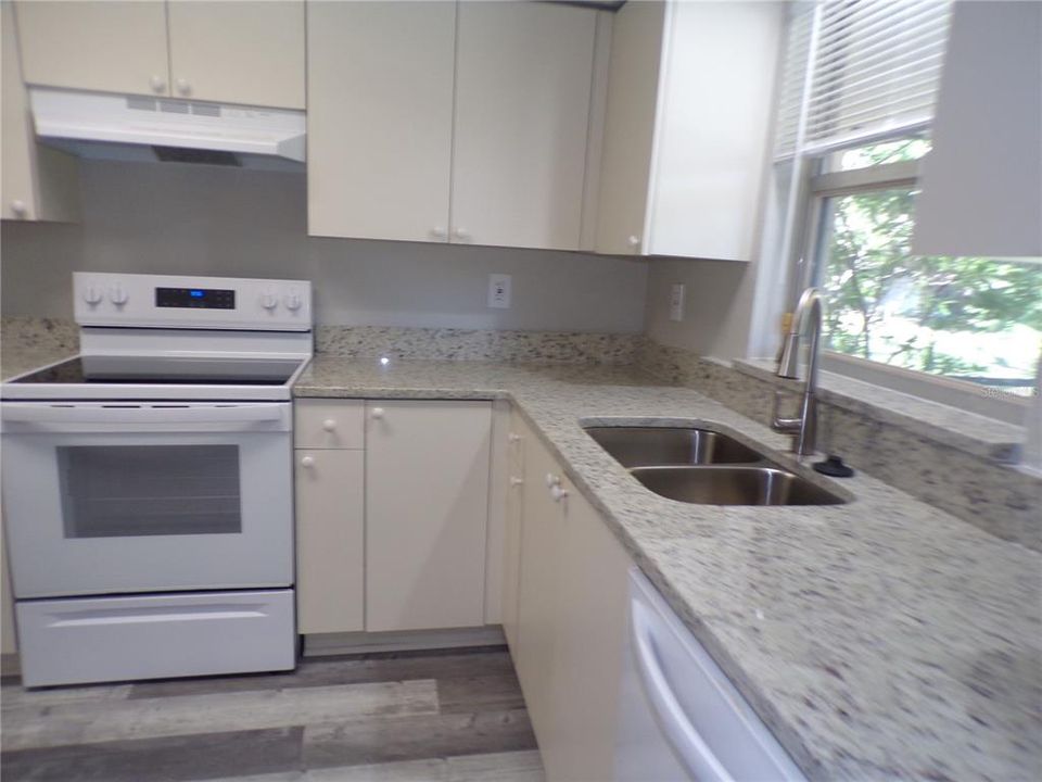 For Rent: $1,600 (2 beds, 2 baths, 1050 Square Feet)