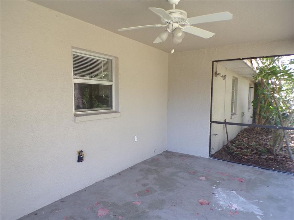 For Rent: $1,600 (2 beds, 2 baths, 1050 Square Feet)