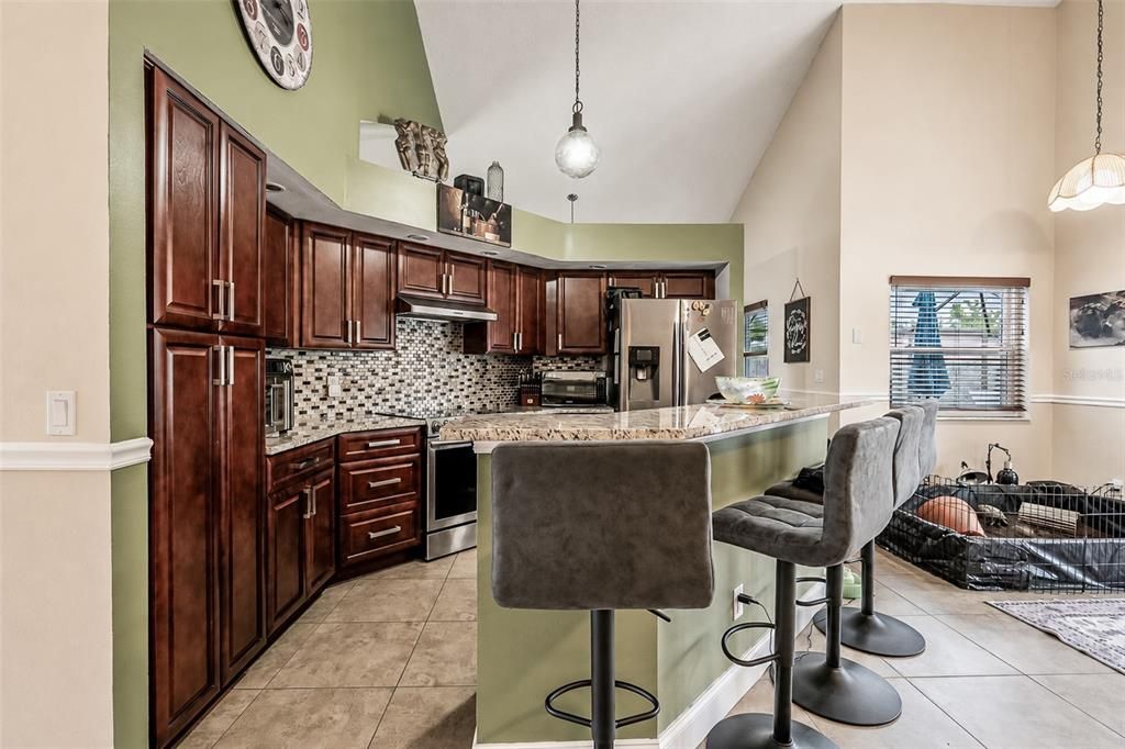 На продажу: $425,000 (3 спален, 2 ванн, 1662 Квадратных фут)