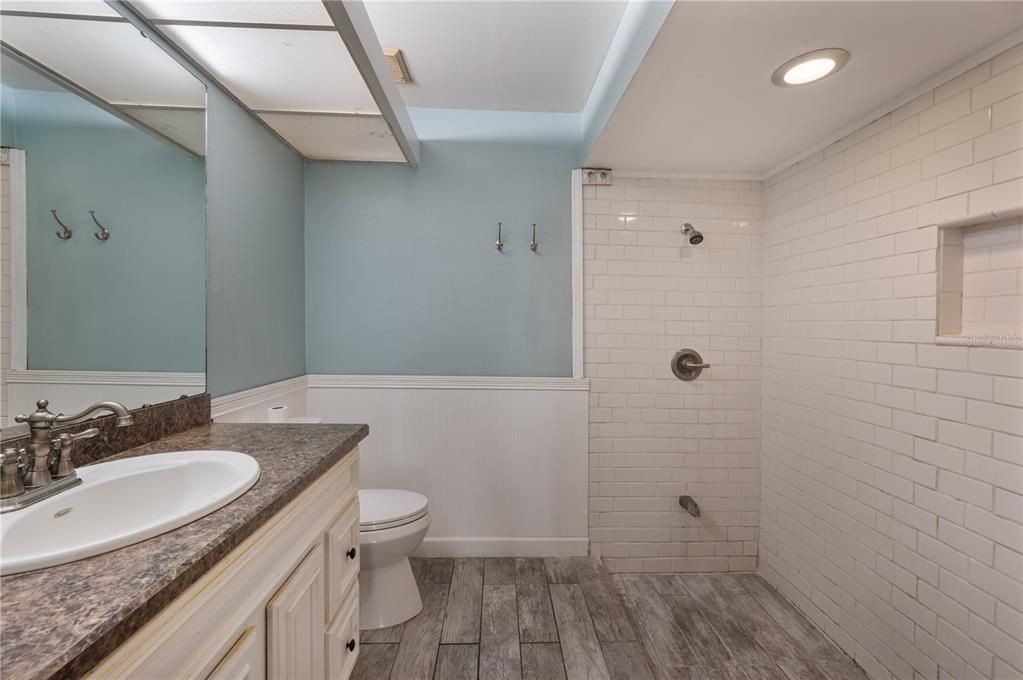 For Sale: $215,000 (2 beds, 2 baths, 2142 Square Feet)