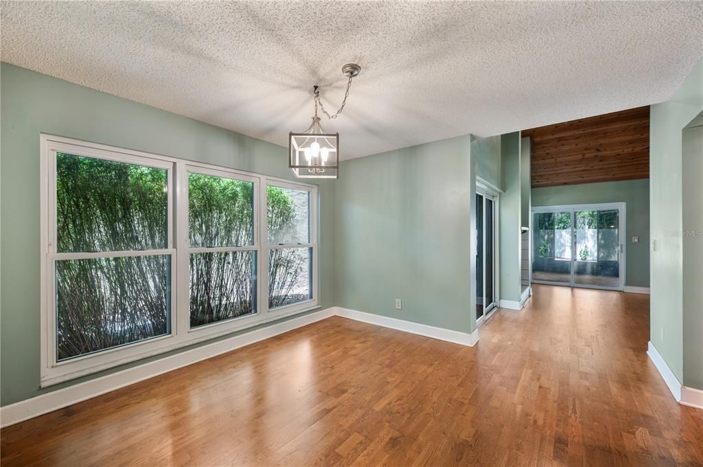 For Sale: $215,000 (2 beds, 2 baths, 2142 Square Feet)