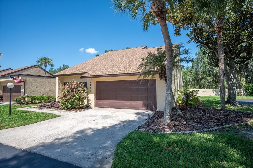 For Sale: $215,000 (2 beds, 2 baths, 2142 Square Feet)