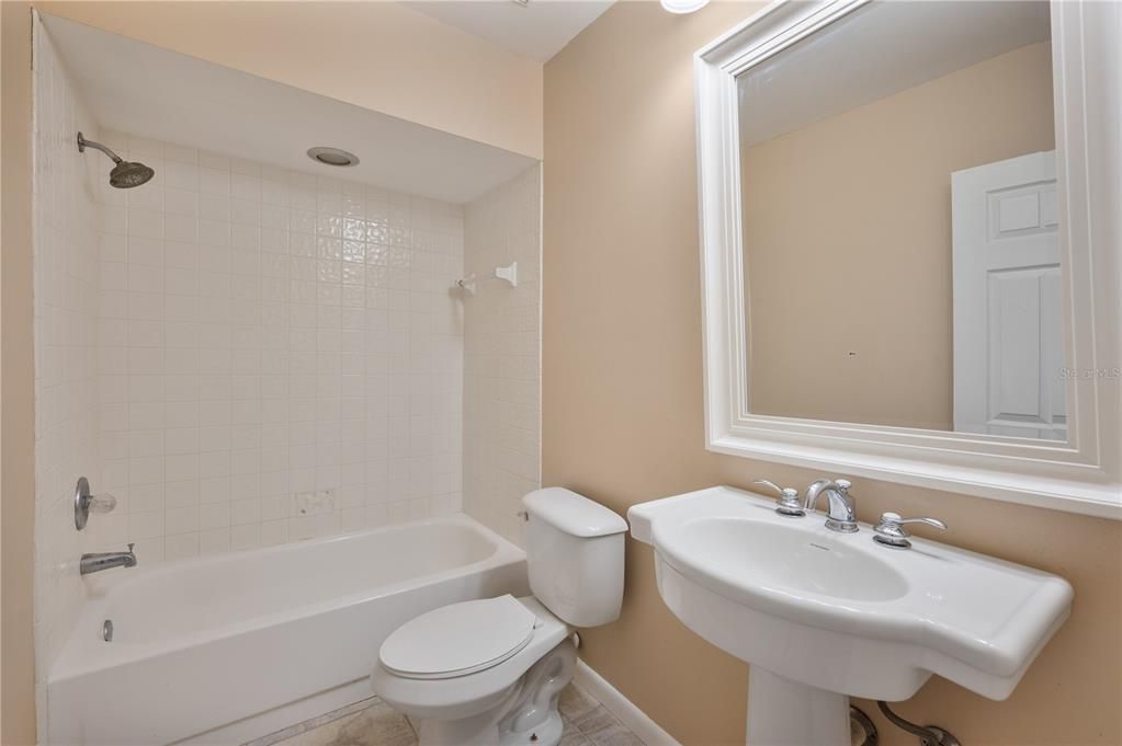 For Sale: $215,000 (2 beds, 2 baths, 2142 Square Feet)