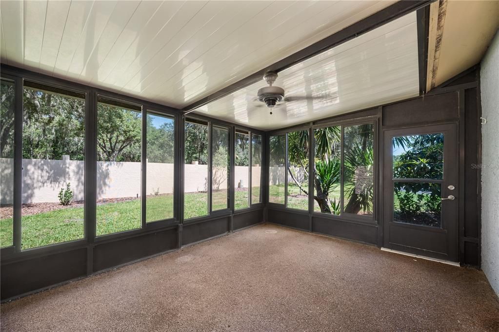 For Sale: $215,000 (2 beds, 2 baths, 2142 Square Feet)