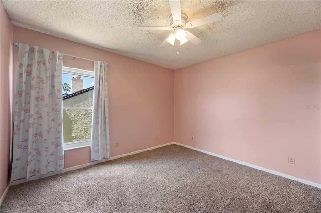 For Sale: $215,000 (2 beds, 2 baths, 2142 Square Feet)