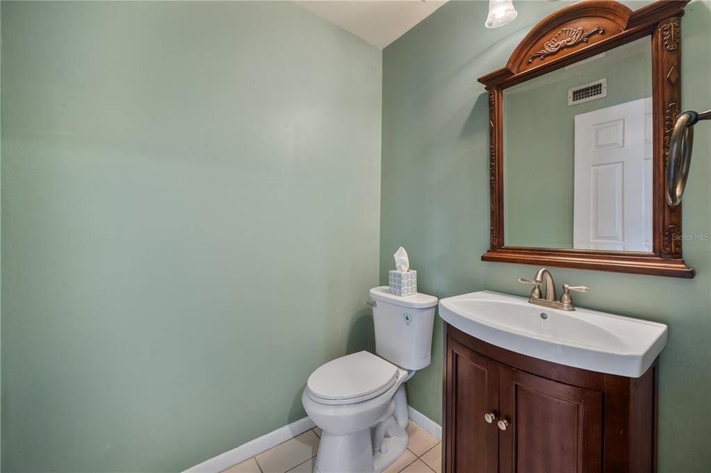 For Sale: $215,000 (2 beds, 2 baths, 2142 Square Feet)