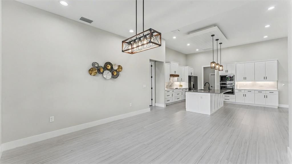 En Venta: $749,900 (4 camas, 3 baños, 2666 Pies cuadrados)